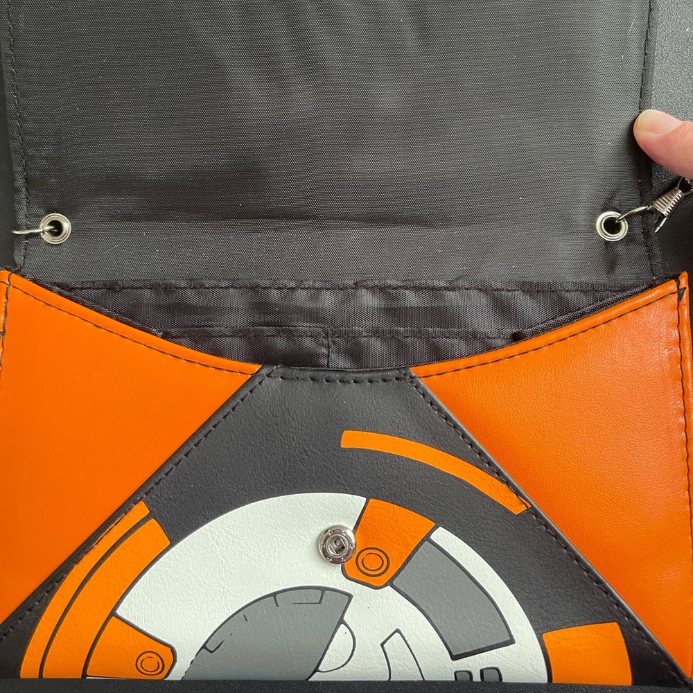 Star Wars BB8 Chain Strap Clutch - Picture 3 of 5